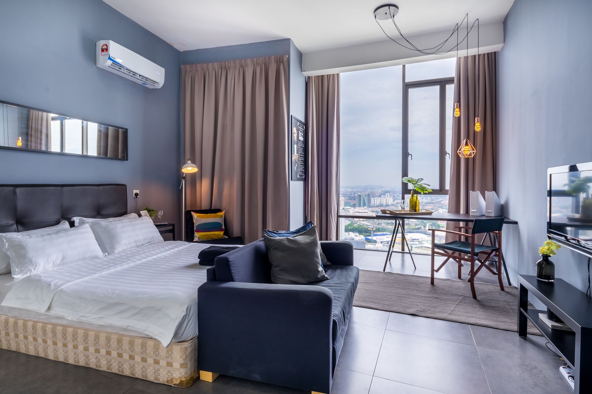 The 12 Suites @ Empire Damansara Petaling Jaya Exterior foto